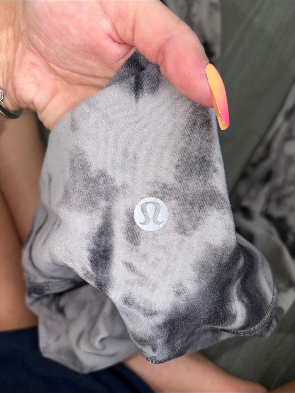 Women’s Lululemon Leggings - Size 0 - Black and White - Picture 2 of 5